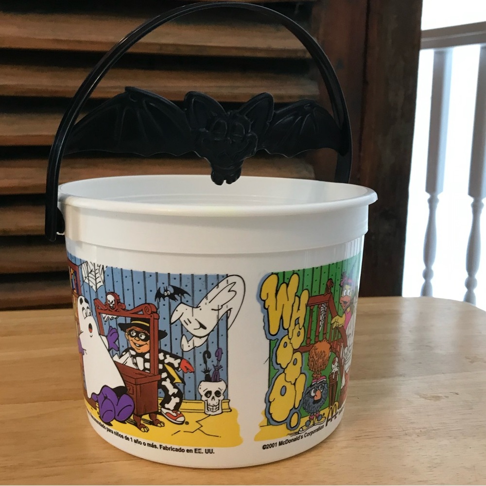 Vintage McDonald’s Halloween bucket w/bat handle